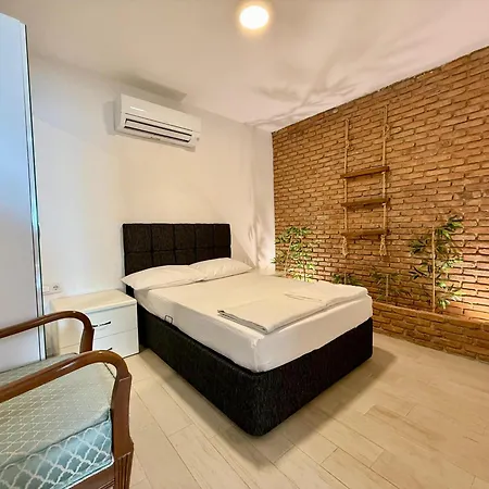 Merkezde Denize Sifir Plajli Ev Apartment Bodrum