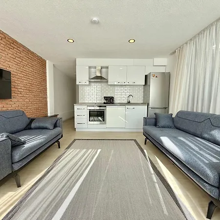 Merkezde Denize Sifir Plajli Ev 博德鲁姆